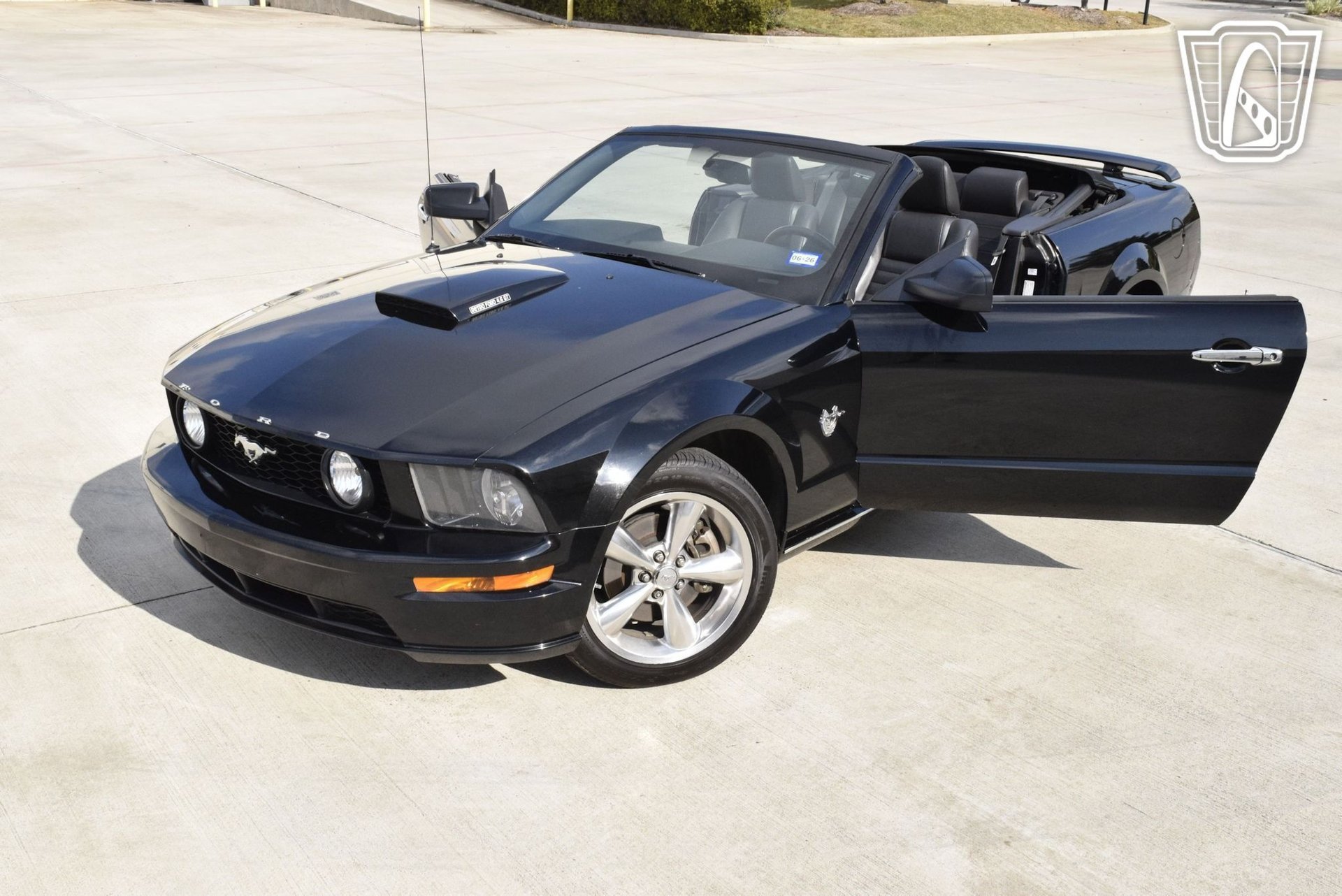 Used 2009 Ford Mustang GT RWD image 8