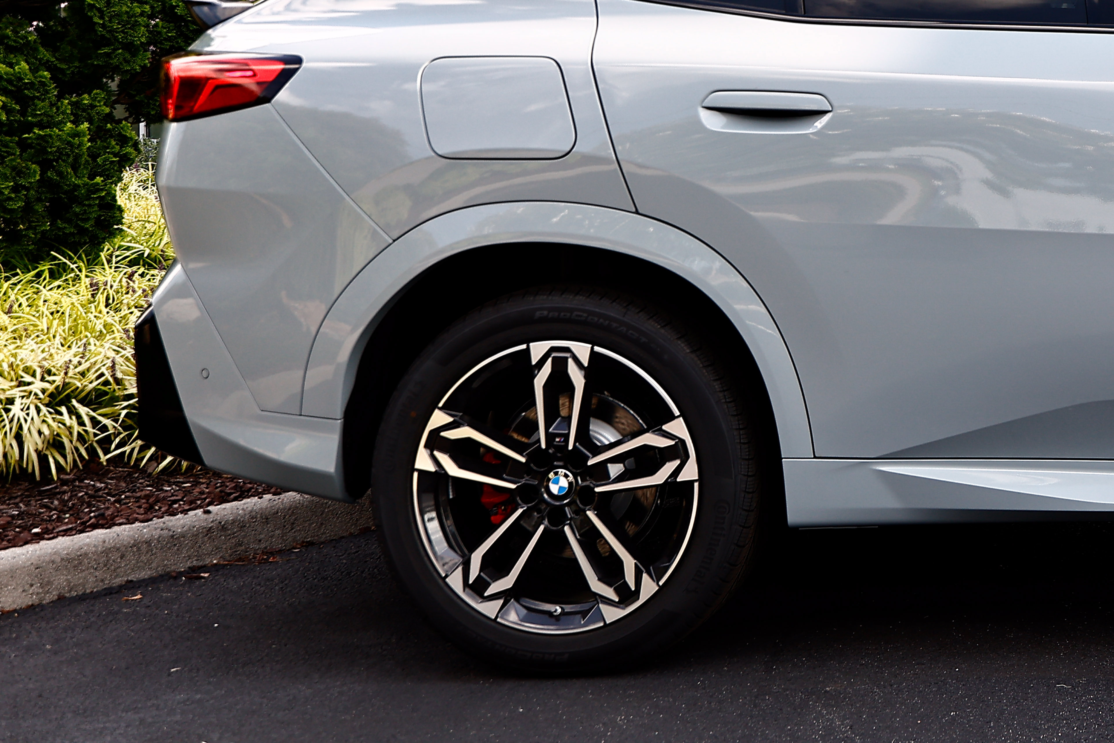 New 2027 BMW X2 xDrive28i AWD/4WD image 7