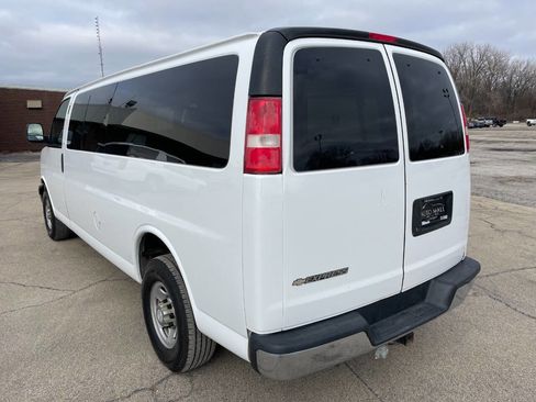 Used 2017 Chevrolet Express 3500 LT w/ LT Preferred Equipment Group image 3