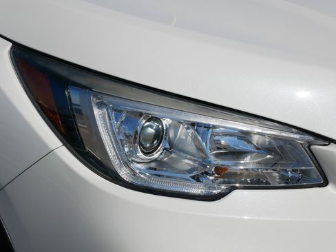 Used 2019 Subaru Ascent Premium image 16