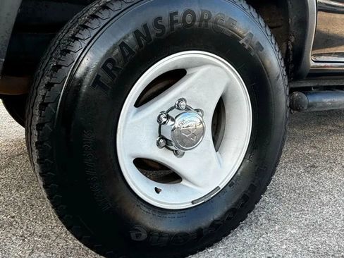 Used 2000 Mitsubishi Montero Sport LS image 9