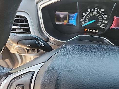 Used 2013 Ford Fusion SE FWD image 13