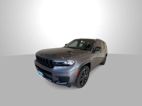 Used 2024 Jeep Grand Cherokee L Altitude AWD/4WD image 4