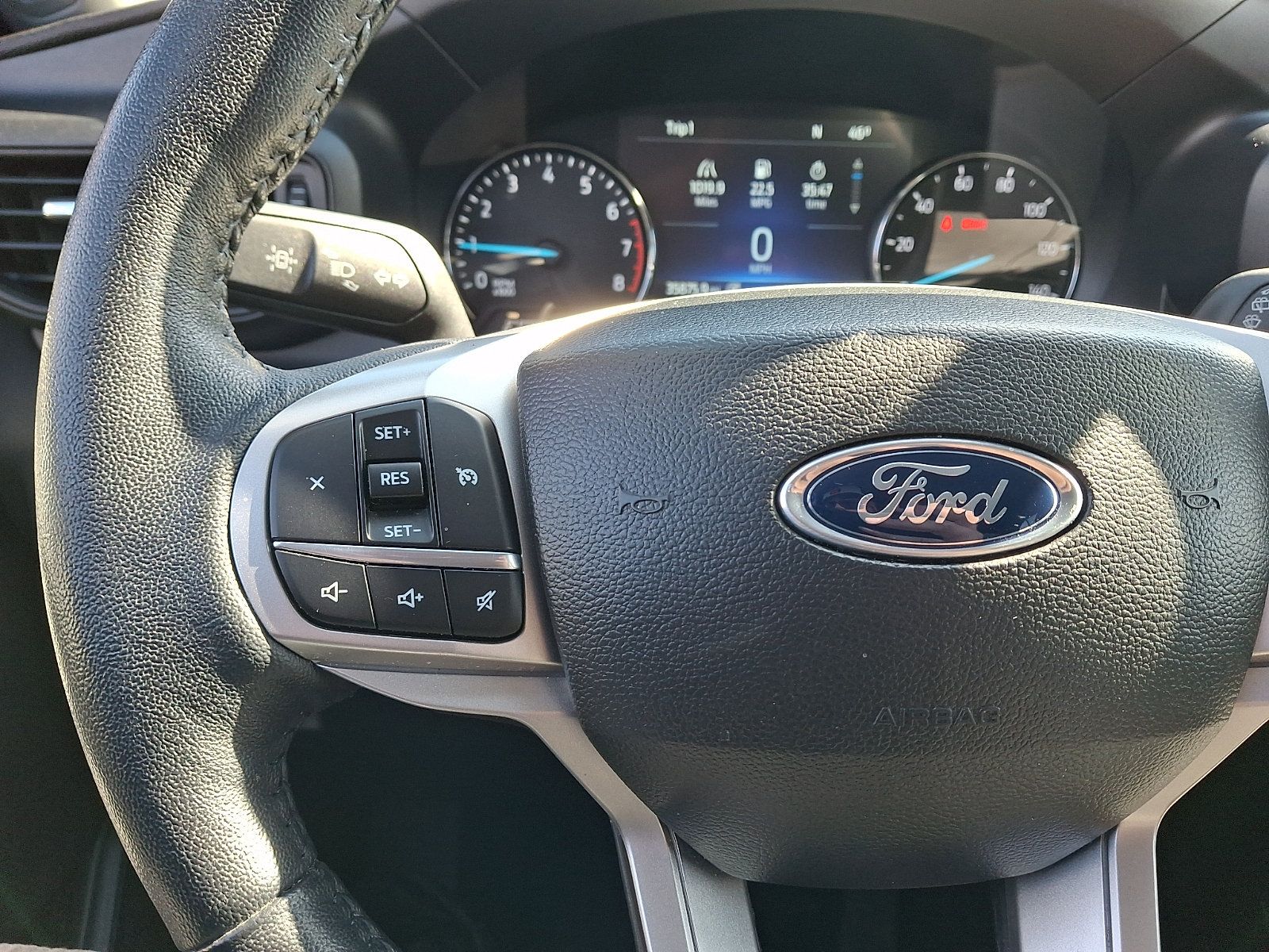 Used 2023 Ford Explorer XLT AWD/4WD image 22