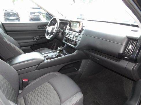 Certified 2024 Nissan Pathfinder S image 24