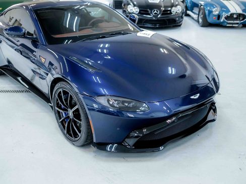 Used 2020 Aston Martin V8 Vantage Coupe image 33