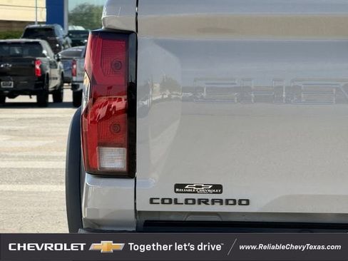 Used 2026 Chevrolet Colorado ZR2 w/ Technology Package image 9
