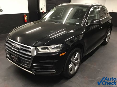 Used 2019 Audi Q5 2.0T Premium Plus w/ Premium Plus Package AWD/4WD image 6