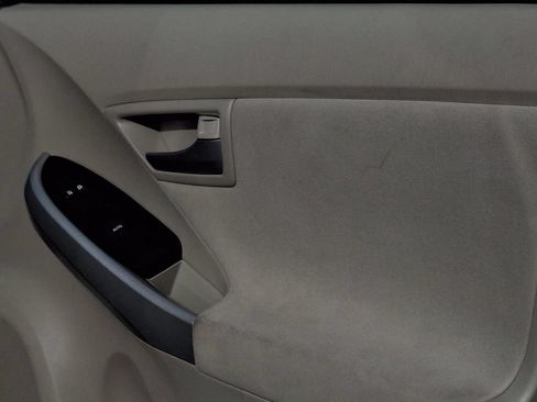 Used 2015 Toyota Prius Three w/ Solar Roof Package FWD image 27