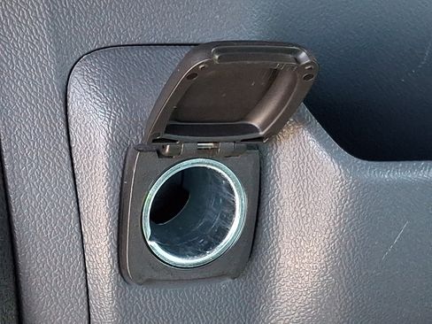 Used 2020 Chevrolet Bolt Premier w/ Infotainment Package FWD image 24