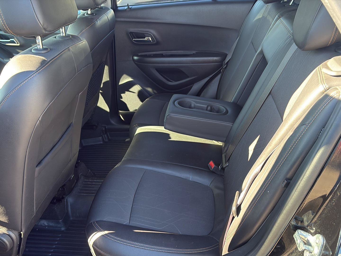 Used 2020 Chevrolet Trax LT w/ LT Convenience Package FWD image 19