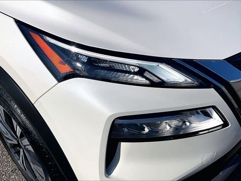 Used 2023 Nissan Rogue SV image 31