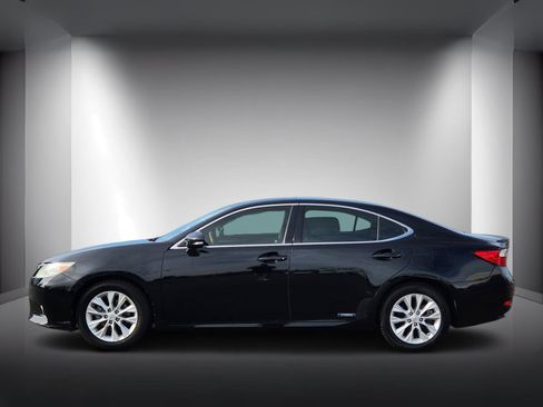 Used 2013 Lexus ES 300h image 2