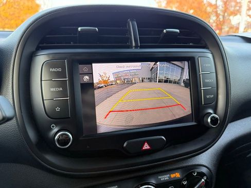 Used 2024 Kia Soul LX w/ LX Technology Package image 18