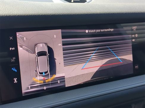 Used 2025 Porsche Cayenne image 31