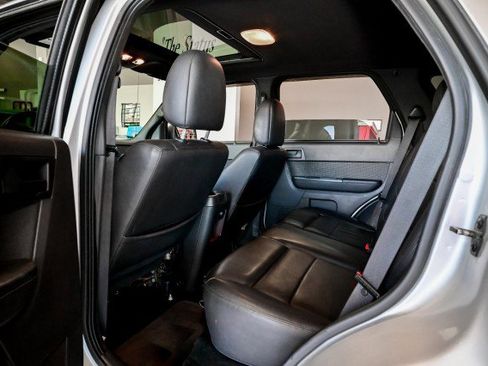 Used 2011 Ford Escape XLT w/ 203A Rapid Spec Order Code AWD/4WD image 16
