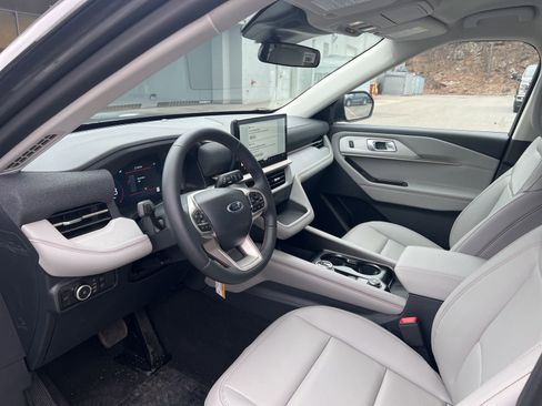 New 2026 Ford Explorer Active w/ Active Comfort Package image 19