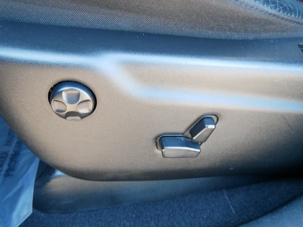 Used 2024 Dodge Durango GT AWD/4WD image 16