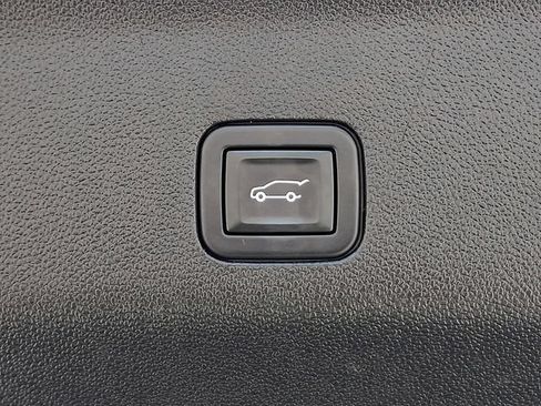 Used 2021 Chevrolet Tahoe LT AWD/4WD image 31