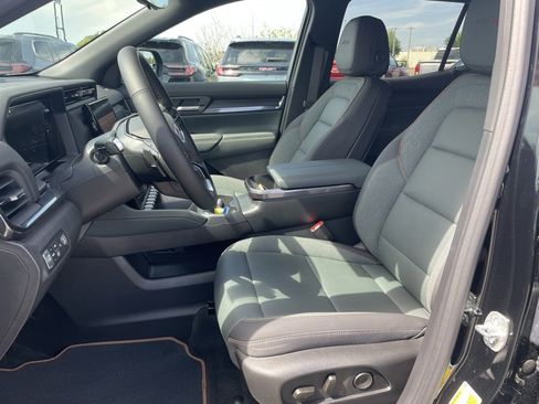 Used 2026 GMC Terrain AT4 w/ Technology Package II image 9