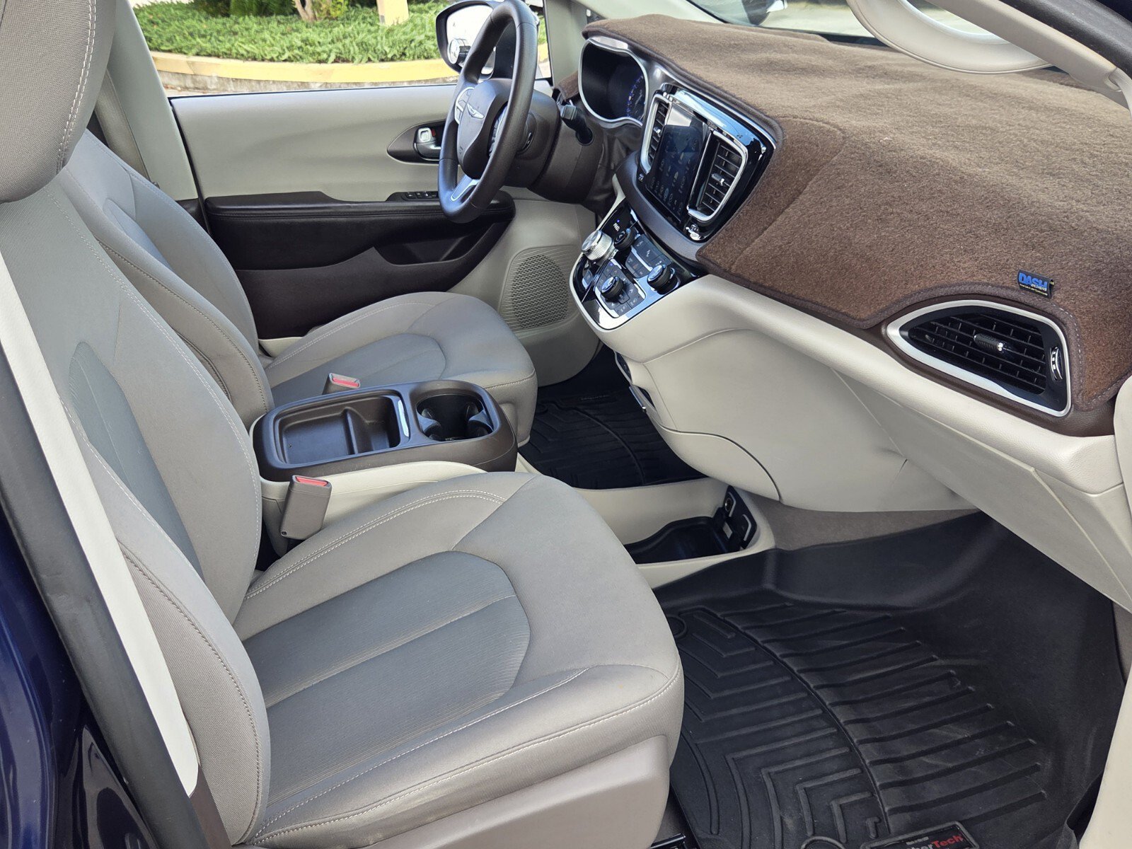 Used 2017 Chrysler Pacifica Touring Plus FWD image 12