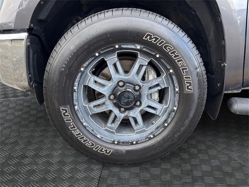 Used 2017 Toyota Tundra SR5 image 14