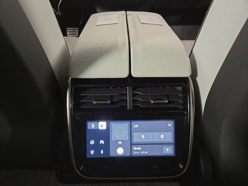 Used 2023 Rivian R1S Adventure AWD/4WD image 30
