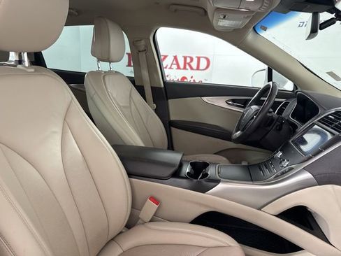 Used 2020 Lincoln Nautilus FWD w/ Equipment Group 101A image 16