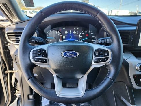 Certified 2022 Ford Explorer XLT w/ Equipment Group 202A image 29