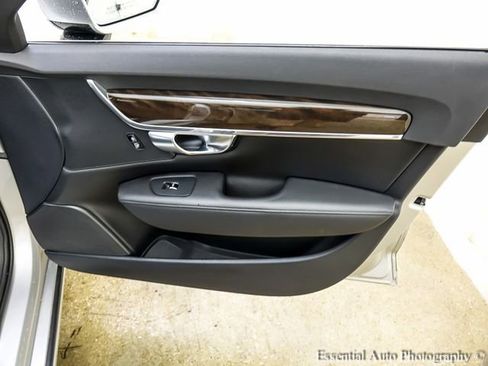 Used 2018 Volvo S90 T5 Momentum w/ Convenience Package AWD/4WD image 24