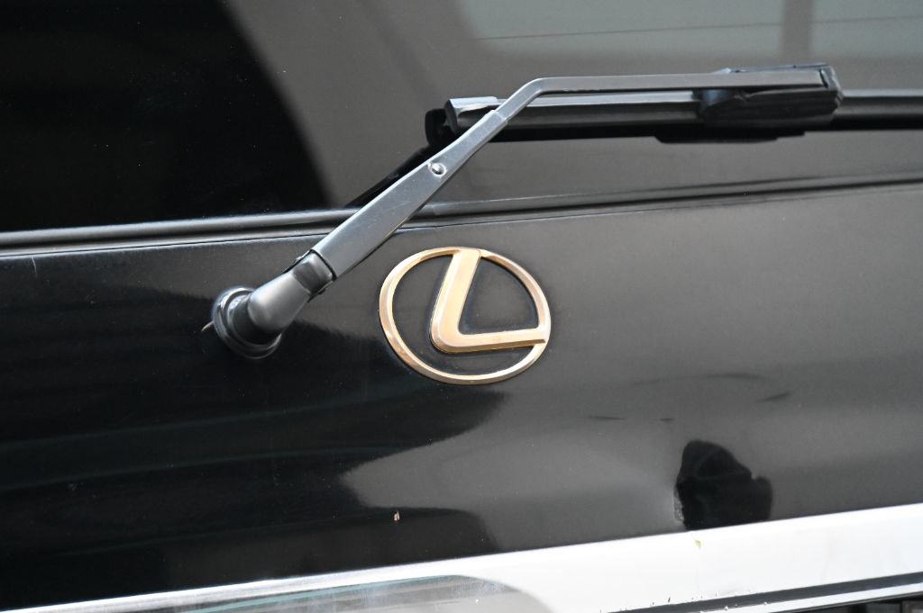 Used 2004 Lexus LX 470 4WD w/ Preferred Accessory Pkg image 14