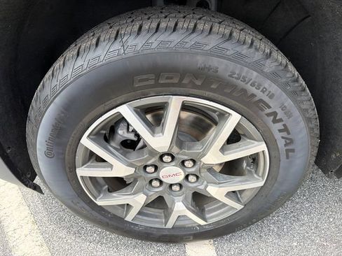 Used 2021 GMC Acadia SLE w/ Driver Convenience Package FWD image 11