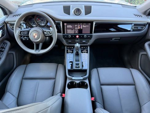 Used 2026 Porsche Macan image 13