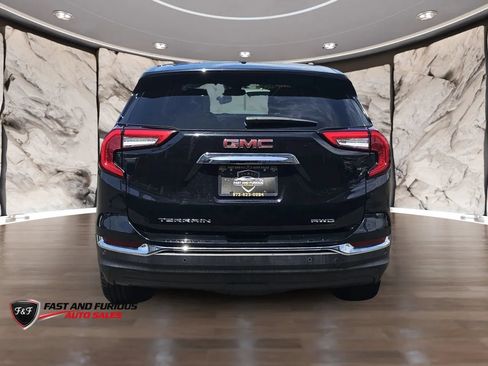 Used 2023 GMC Terrain SLT w/ Infotainment Package II AWD/4WD image 7