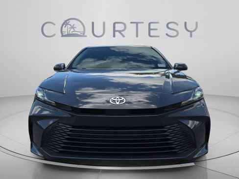 Used 2025 Toyota Camry LE w/ Convenience Package FWD image 8