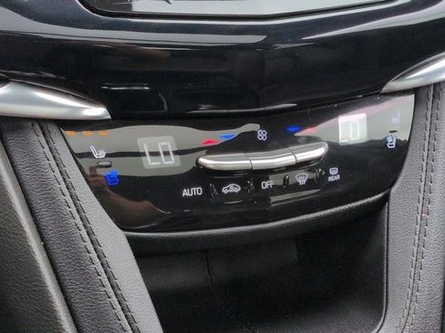 Used 2024 Cadillac XT6 Premium Luxury w/ Technology Package AWD/4WD image 15