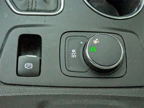 Used 2018 Chevrolet Traverse LS image 26