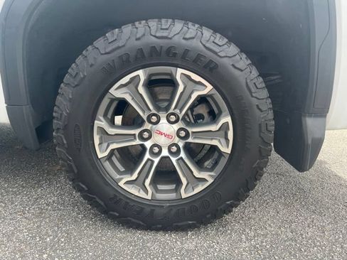 Used 2023 GMC Sierra 1500 SLE AWD/4WD image 5