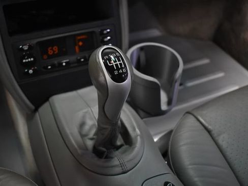 Used 2001 Porsche 911 Carrera RWD image 16