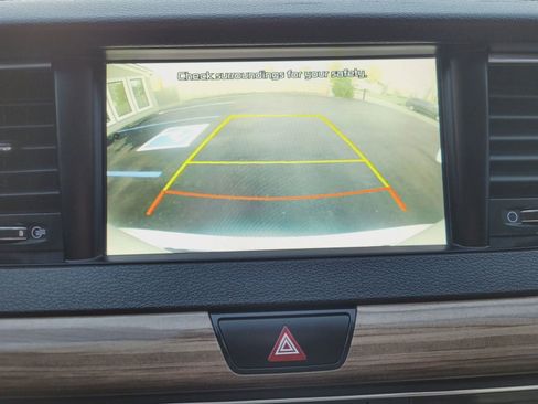 Used 2017 Kia Cadenza Premium w/ Luxury Package image 4