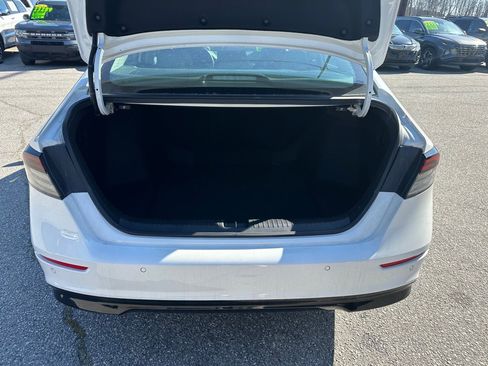 Used 2024 Honda Accord Touring image 9