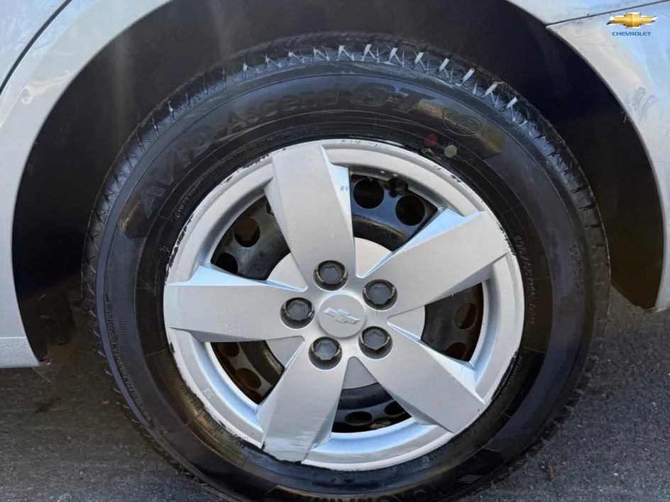 Used 2015 Chevrolet Sonic LS FWD image 26