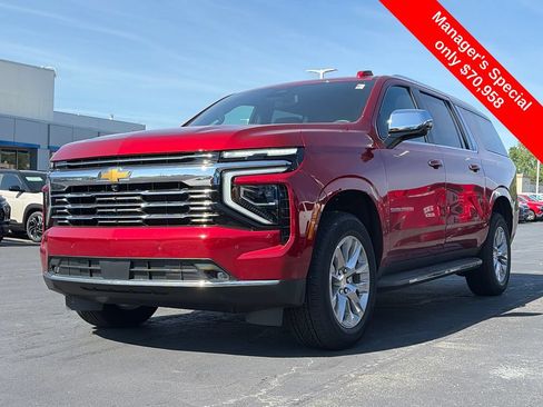 Used 2025 Chevrolet Suburban Premier AWD/4WD image 3