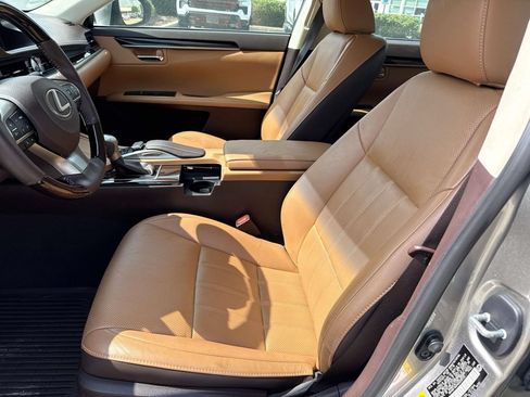 Used 2016 Lexus ES 350 w/ Luxury Package w/Wood Trim FWD image 15