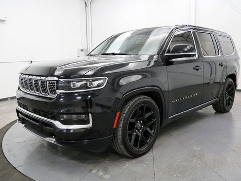 Used 2022 Jeep Grand Wagoneer Series III w/ Rear Seat Video Group 1 image 3