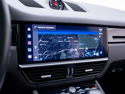 Certified 2023 Porsche Cayenne AWD/4WD image 24