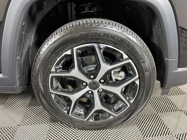 Used 2026 Jeep Compass Limited AWD/4WD image 9