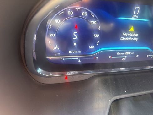 Used 2022 Chevrolet Tahoe Z71 w/ Off-Road Capability Package image 23