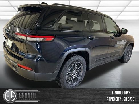 Used 2024 Jeep Grand Cherokee Trailhawk w/ Advanced Protech Group II AWD/4WD image 12