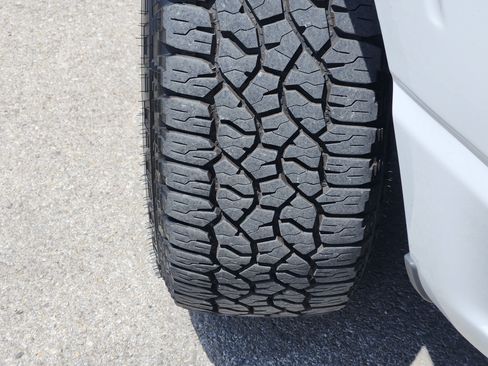 Used 2021 Ford F150 Lariat w/ FX4 Off-Road Package AWD/4WD image 11